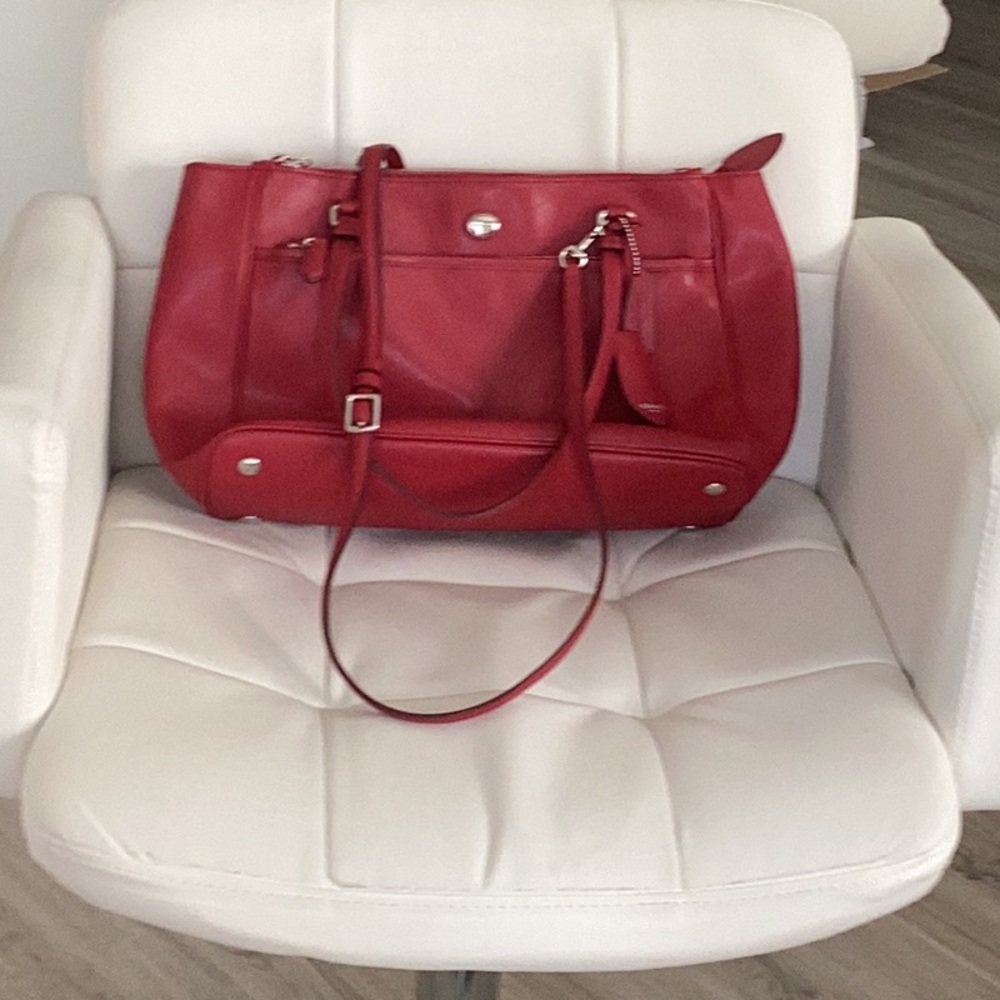 Coach Peyton double zip carryall. Red.